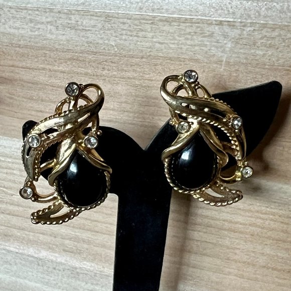 90s Barrera for Avon Granada Gold Tone Lucite Rhinestone Statement Clip Earrings - Picture 2 of 4